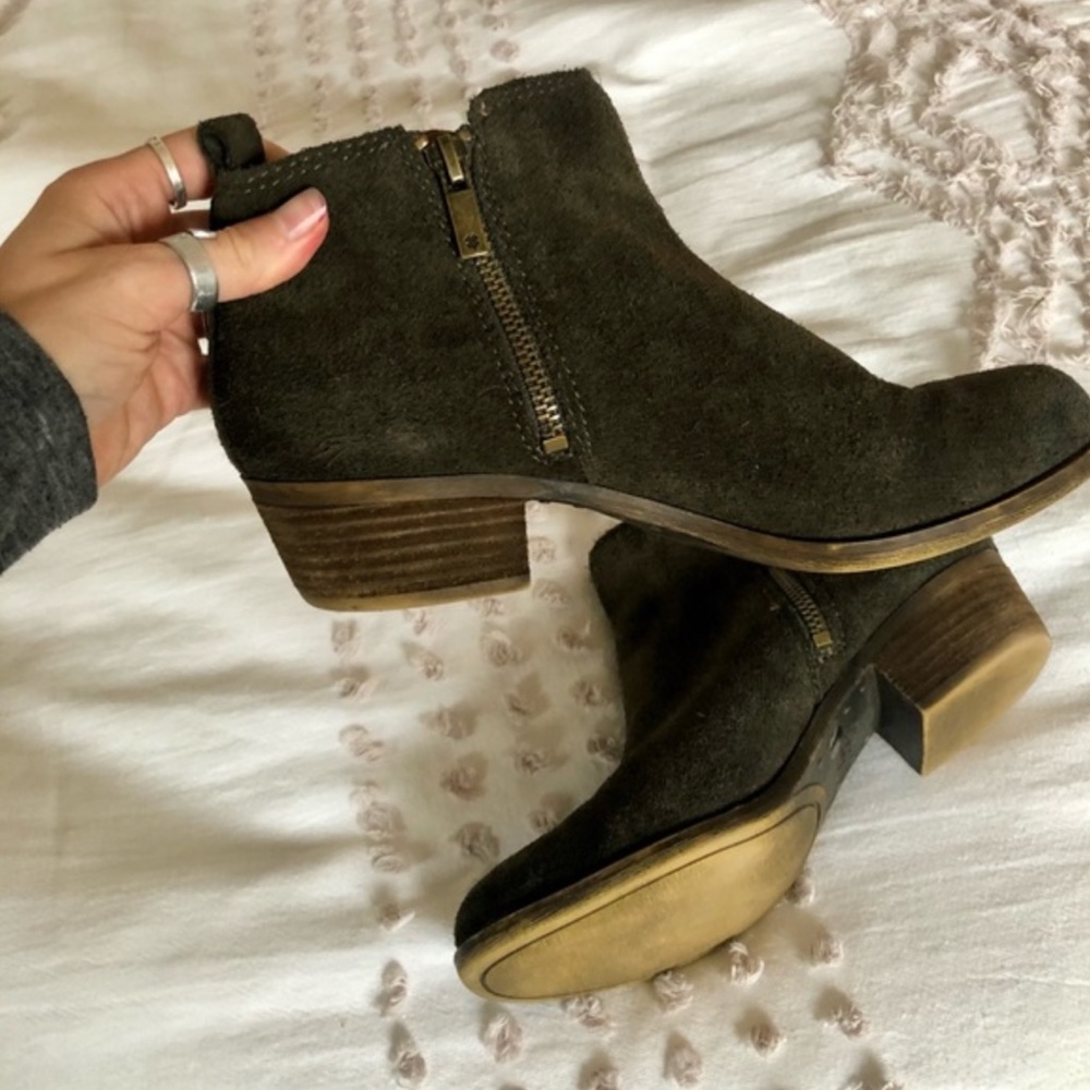 Lucky Brand Dark Green Olive Leather Upper Heeled Booties Size 8